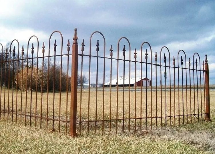 wrought-iron-fence-panels-3-foot-tall-with-metal-stakes-1