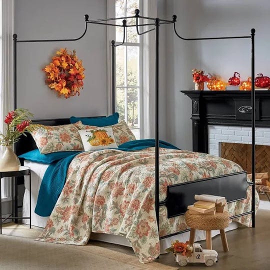 cathedral-canopy-iron-bed-black-1