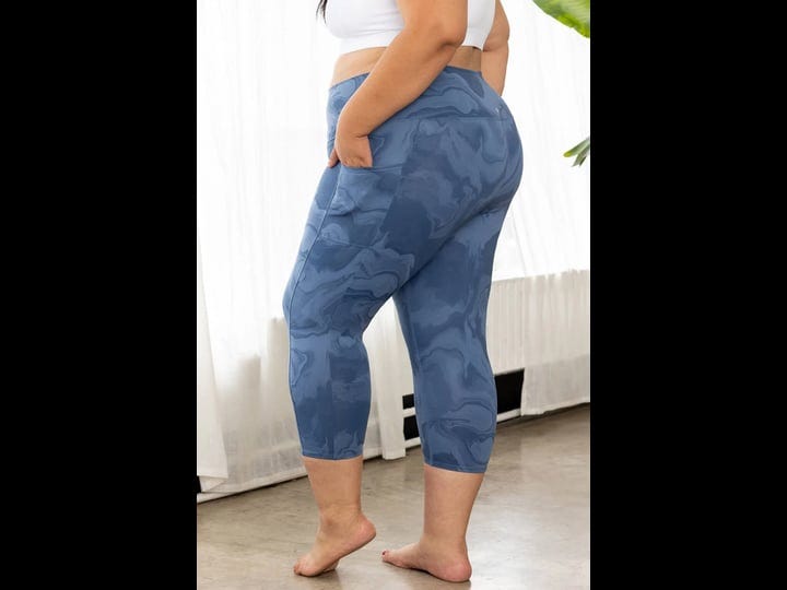 plus-size-capris-with-pockets-superfit-hero-plus-size-leggings-workout-clothes-for-plus-size-plus-si-1