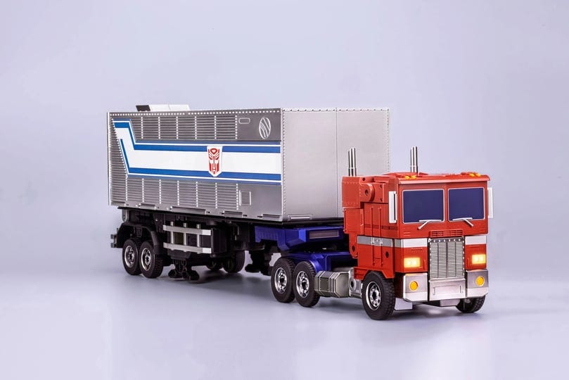 optimus-prime-auto-converting-robot-trailer-transformers-flagship-se-1