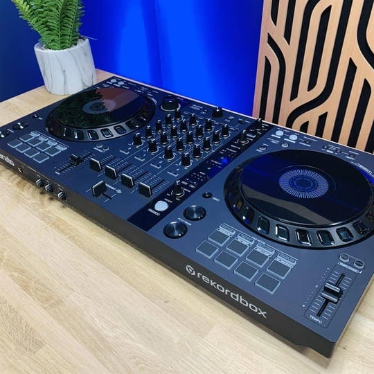 pioneer-ddj-flx6-dj-controller-1