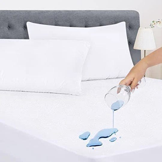 utopia-bedding-waterproof-mattress-protector-california-king-size-viscose-made-from-bamboo-mattress--1