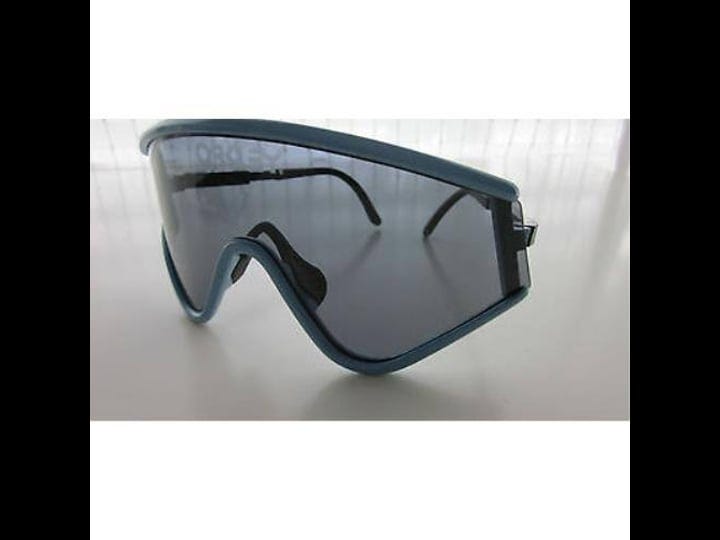 oakley-special-edition-razorblade-blue-grey-iridium-eyeshade-1