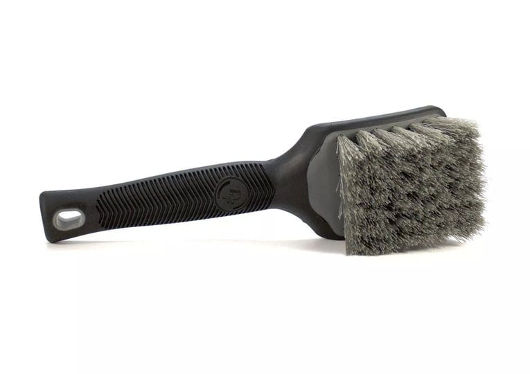 detail-factory-tire-brush-1