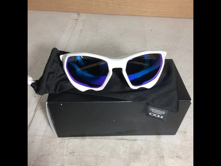 oakley-plazma-sunglasses-1