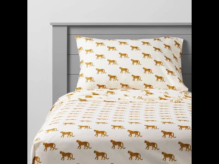 twin-cheetah-microfiber-kids-sheet-set-pillowfort-1