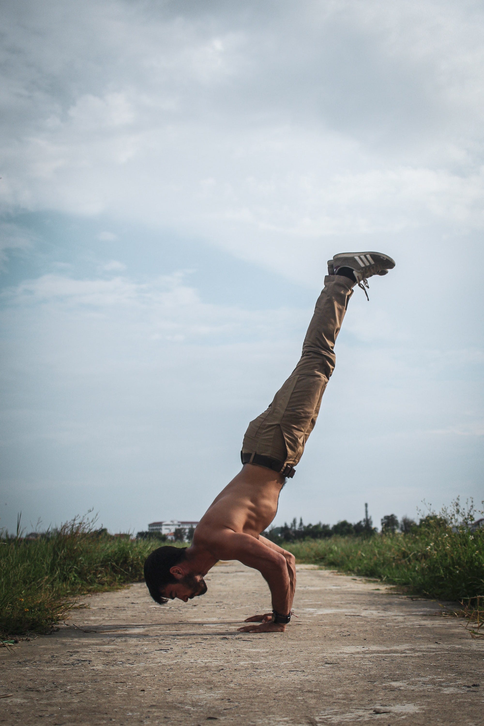 Handstand pushup