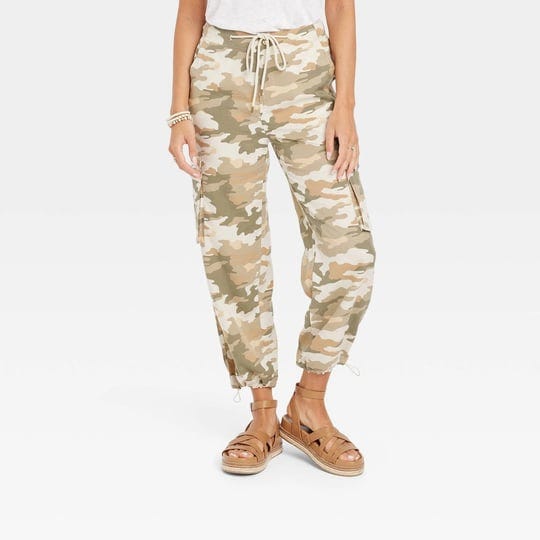 womens-high-rise-casual-fit-soft-cargo-pants-universal-thread-camo-2-1
