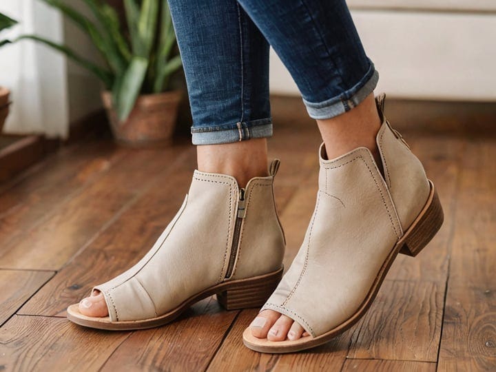 Open-Toe-Booties-Low-Heel-5