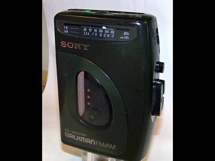 sony-walkman-cassette-am-fm-radio-model-wm-fx21-cro2-metal-tape-belt-clip-1