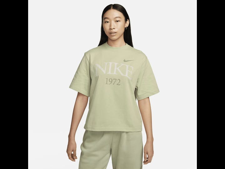 nike-womens-sportswear-classic-t-shirt-green-1
