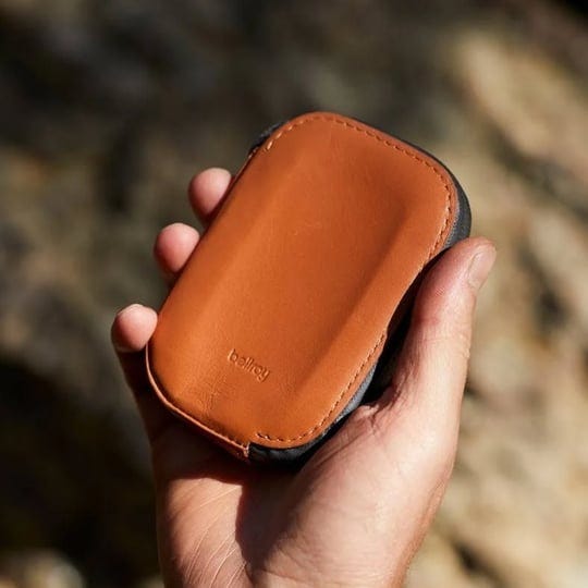 bellroy-all-conditions-card-pocket-bronze-1