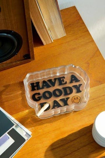 goody-glass-co-goody-day-ashtray-in-clear-at-urban-outfitters-1