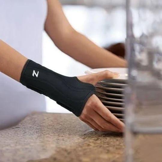 carpal-tunnel-wrist-brace-with-emovable-metal-wrist-splint-for-night-sleep-wrist-supportmleft-size-m-1