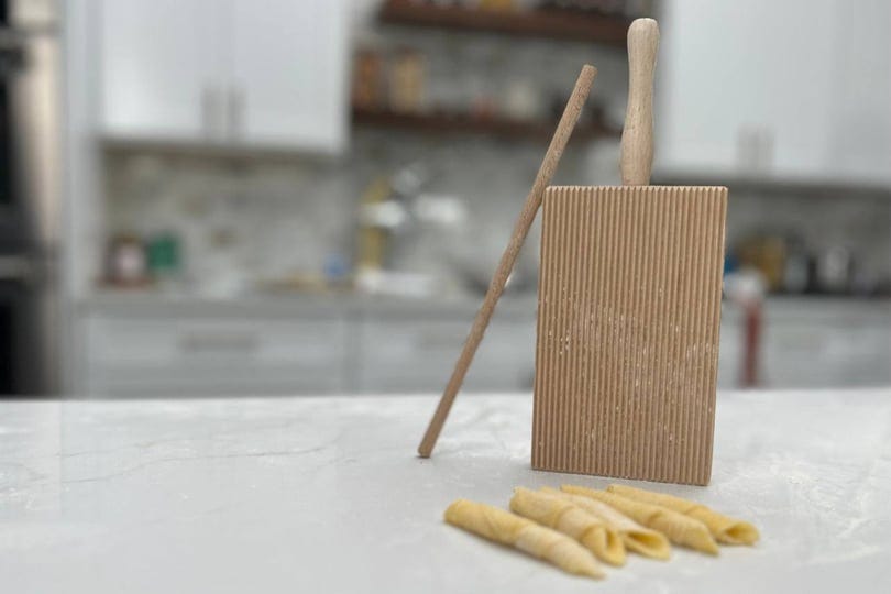 verve-culture-italian-gnocchi-and-garganelli-board-with-rolling-pin-1