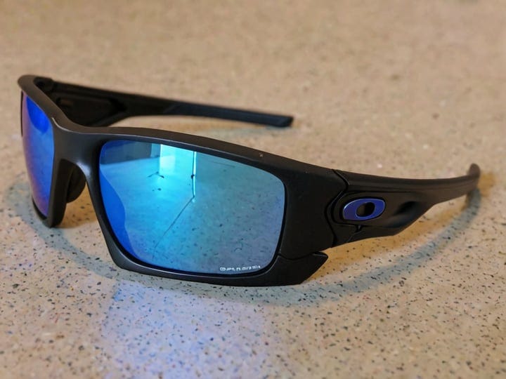 Oakley-Thin-Blue-Line-Sunglasses-3