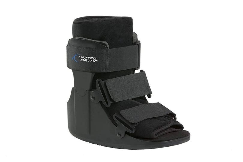 united-ortho-usa14015-short-cam-walker-fracture-boot-medium-black-1