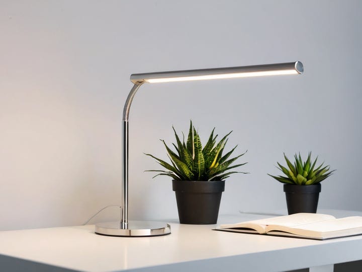 Clip-On-Desk-Lamp-3