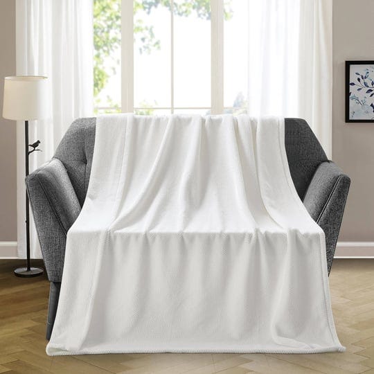 thesis-oversized-micro-textured-throw-blanket-white-each-1