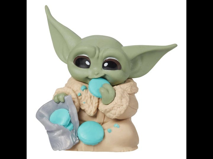star-wars-the-bounty-collection-series-4-the-child-cookie-eating-pose-figure-1