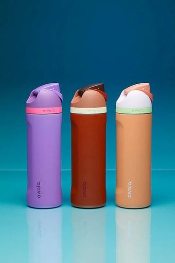 owala-uo-exclusive-free-sip-24-oz-water-bottle-in-electric-violet-at-urban-outfitters-1