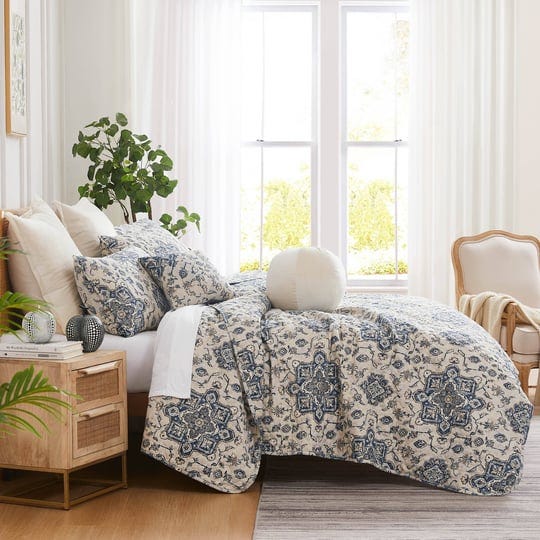 southshore-fine-linens-persia-7-piece-quilt-set-king-california-king-indigo-1