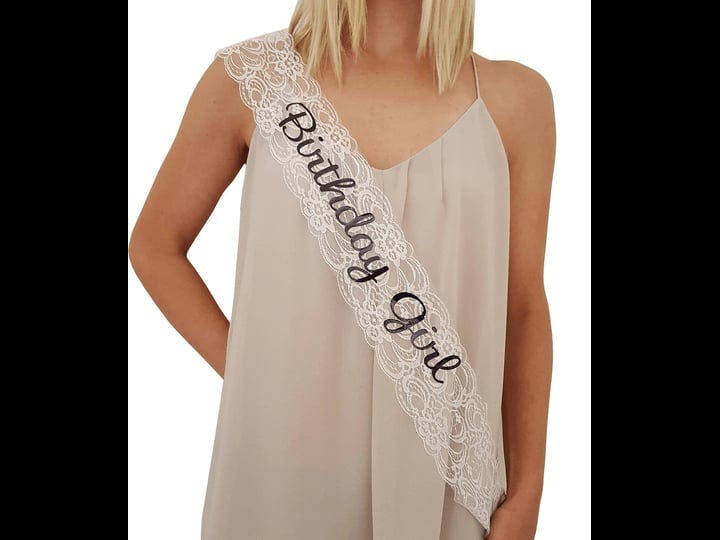 birthday-girl-lace-sash-great-for-sweet-16-18th-21st-30th-40th-birthday-parties-1