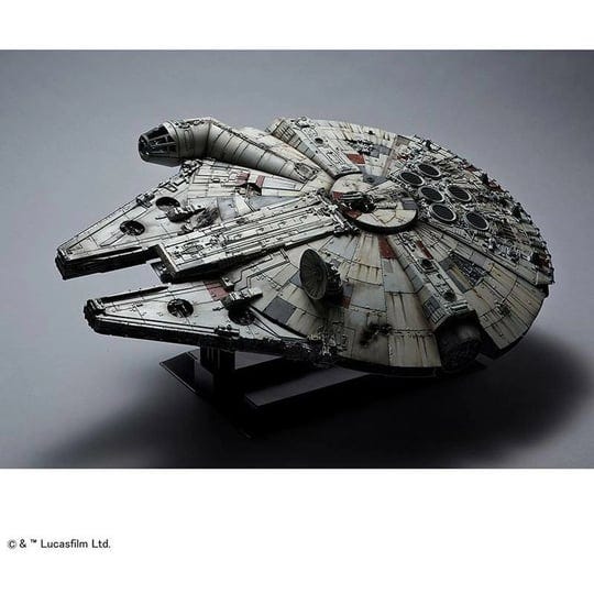 bandai-1-72-star-wars-millennium-falcon-perfect-grade-1