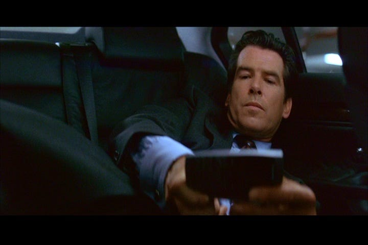 Resultado de imagem para 007 o amanhã nunca morre celular
