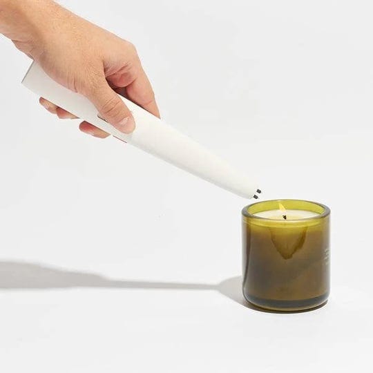 the-usb-lighter-company-usb-candle-lighter-in-white-1