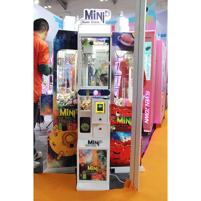 Cashless Mini Claw Machine for Coinless Arcade Entertainment | Image