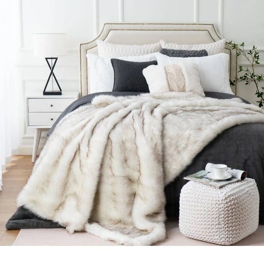 battilo-home-luxury-fox-faux-fur-warm-elegant-cozy-throw-decorative-blanket-bed-sofa-blanket-51x67-1
