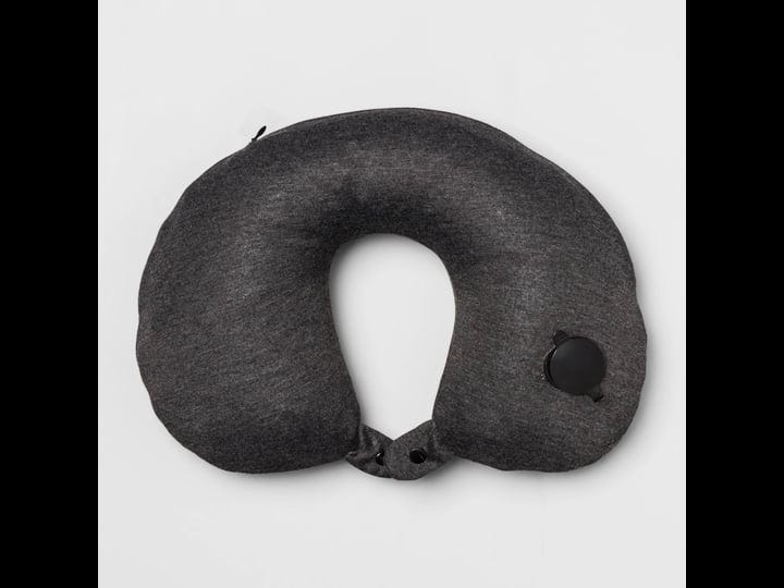 inflatable-travel-pillow-made-by-design-1
