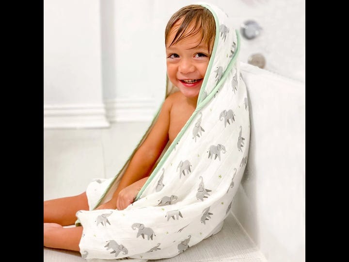 baby-hooded-towel-washcloth-set-elephant-1