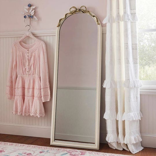 loveshackfancy-full-length-mirror-in-home-delivery-1