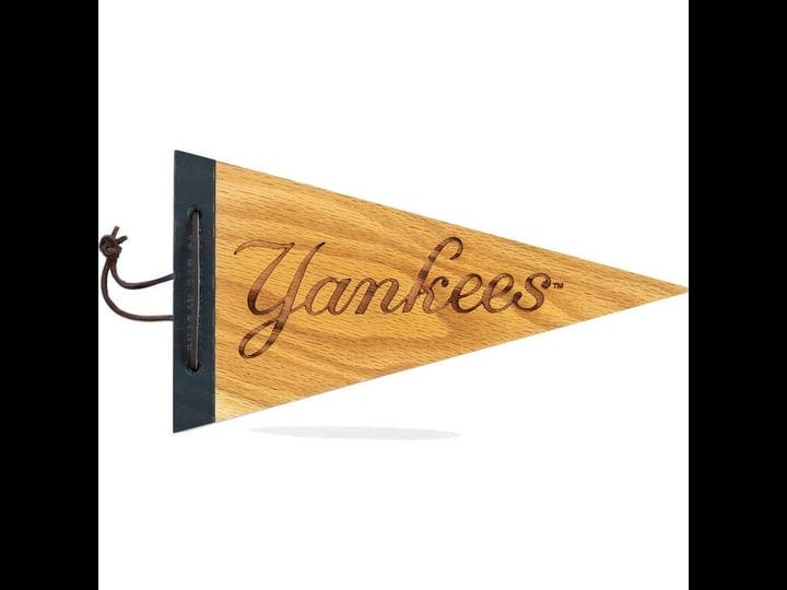 new-york-yankees-7-x-12-wood-pennant-1