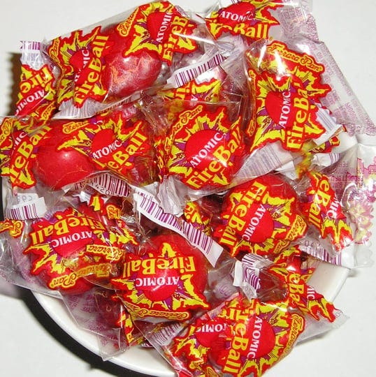 atomic-fireball-candy-jawbreakers-hot-1lb-1