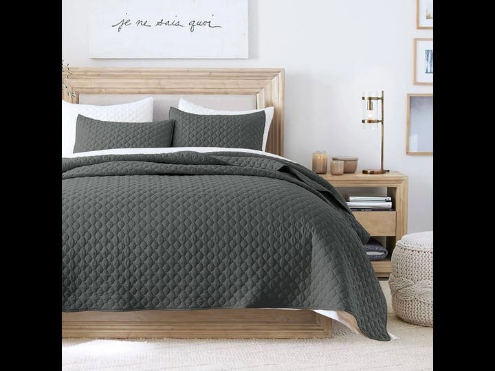 minimalist-geo-quilt-set-dark-grey-full-queen-1