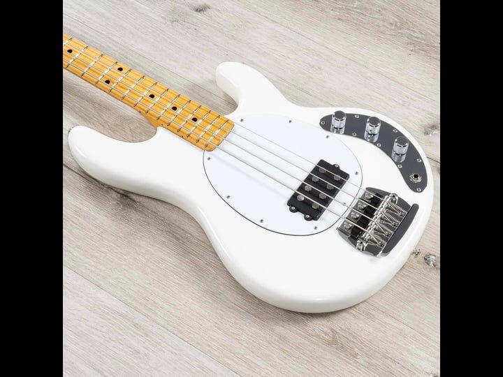 music-man-retro-70s-stingray-bass-white-1