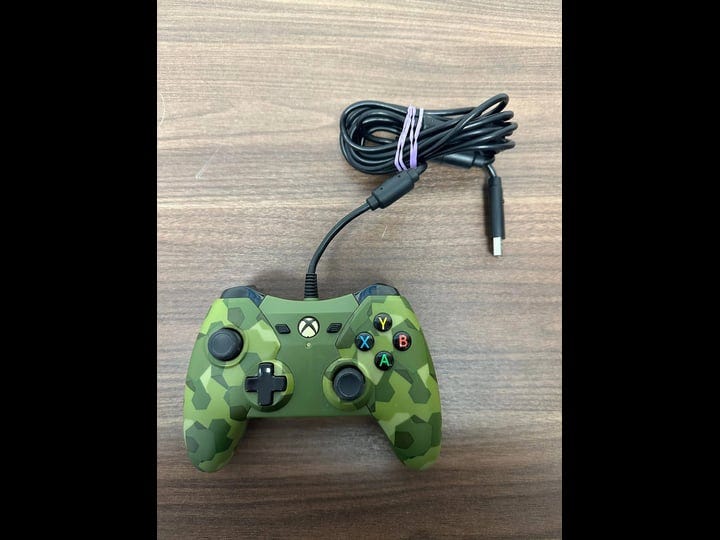 powera-wired-controller-for-xbox-one-green-on-green-camo-1