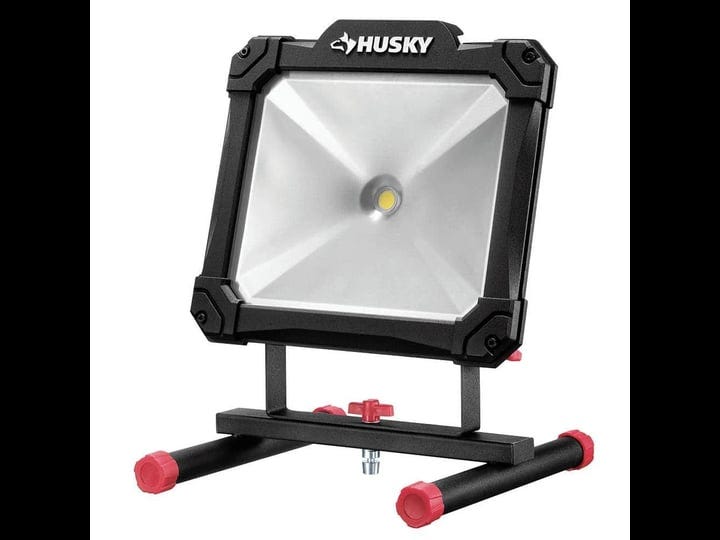 husky-5000-lumens-portable-led-worklight-1
