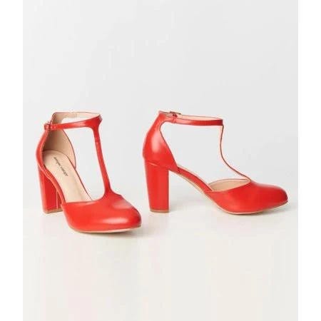 Vintage 1920s Astaire Red Leatherette Pumps for Women | Image