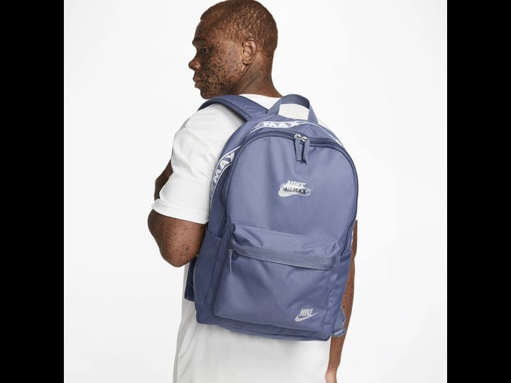 nike-heritage-backpack-diffused-blue-reflective-silver-1