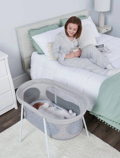 regalo-baby-basics-portable-infant-bassinet-gray-padded-insert-1