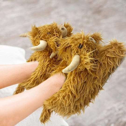 highland-cow-slippers-fluffy-plush-cute-cow-design-fuzzy-warm-indoor-bedroom-shoes-adult-size29-5cm-1