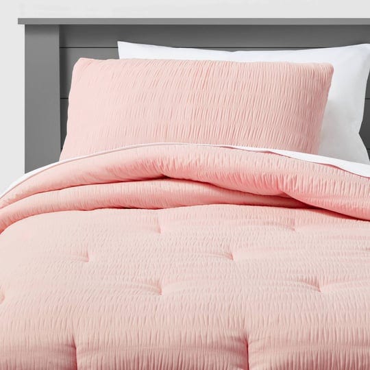 twin-seersucker-kids-comforter-set-pink-pillowfort-1