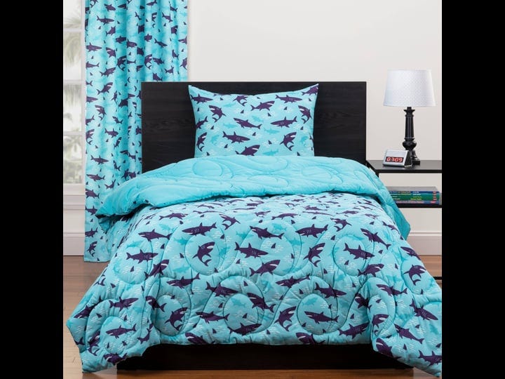 twin-shark-sleepover-reversible-kids-comforter-set-blue-highlights-1