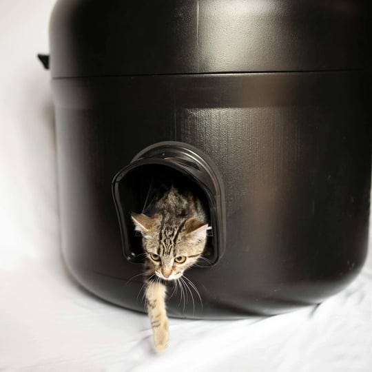 the-kitty-tube-pillow-outdoor-insulated-cat-house-gen-4-design-1