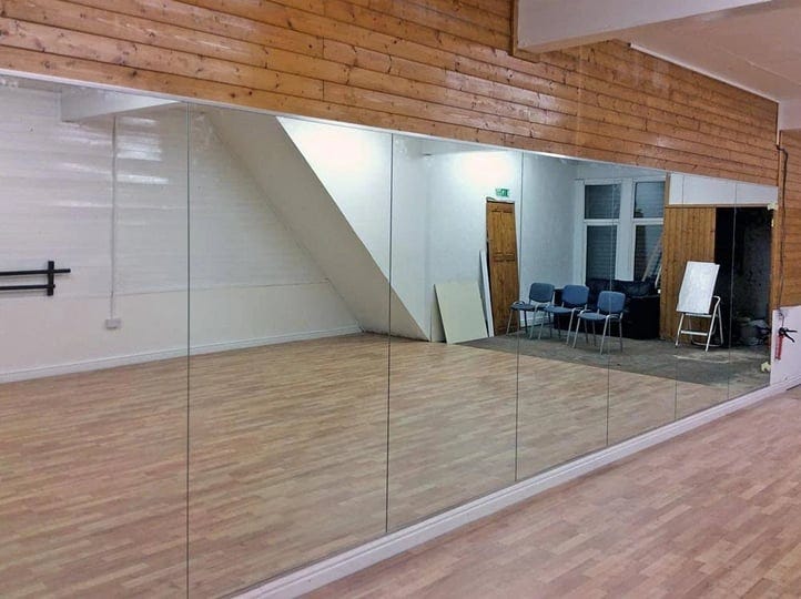 elenens-hd-glass-mirror-wall-for-home-gym-and-dance-studio-48-inchx32-inch-1