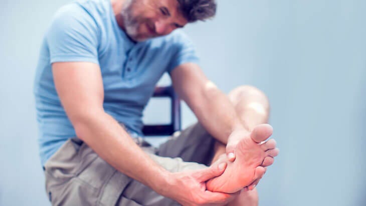 Warum Fußprobleme oft ein Indiz für verschobene Fußknochen sind - 3 Empfehlungen vom Experten